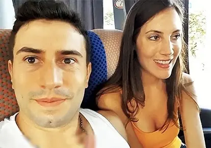Туристка отсосала сперму из члена попутчика в автобусе на заднем сиденье